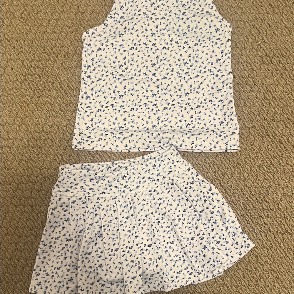 Girls 5/6 blue floral tennis skirt and top